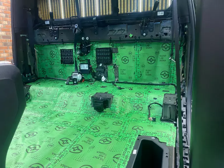 Шумоизоляция пола Dodge RAM-6