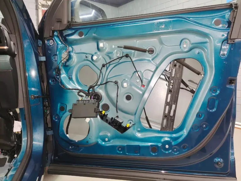 Geely Monjaro двер 1