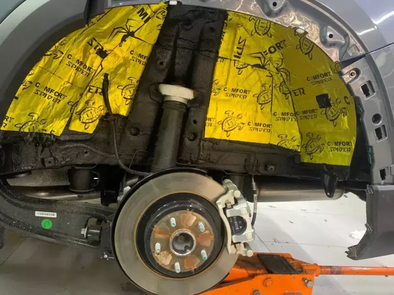 Шумоизоляция арок Geely Okavango-1