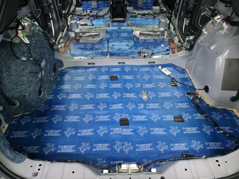Шумоизоляция багажника Geely Tugella-3