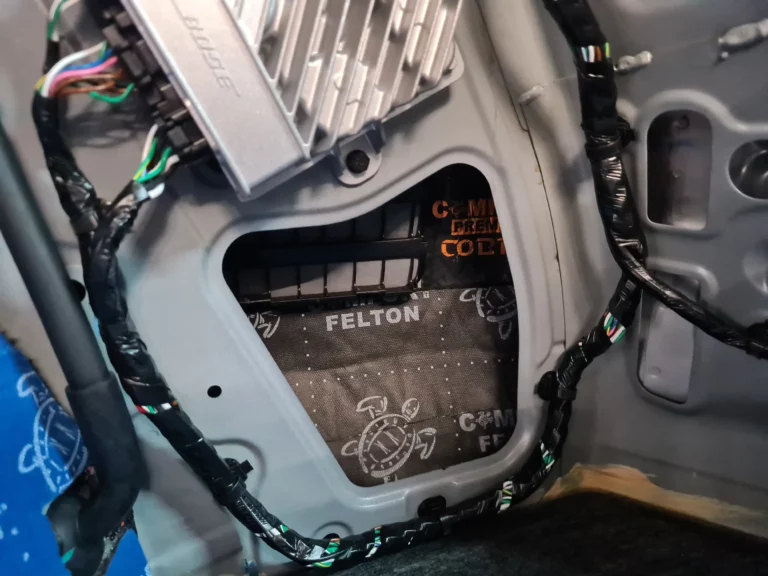 Шумоизоляция багажника Geely Tugella-7