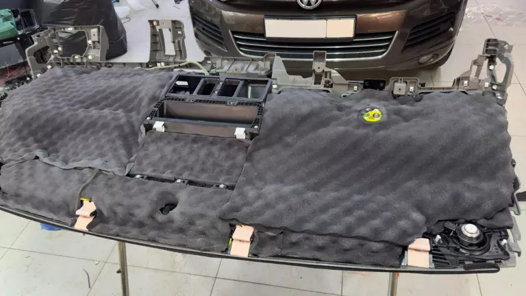 Шумоизоляция торпедо Hyundai Staria-5