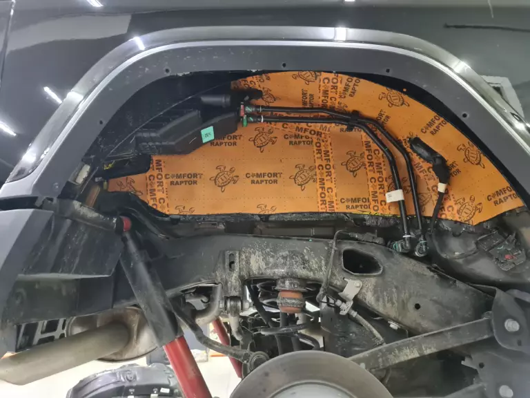 Шумоизоляция арок Jeep Wrangler Rubicon-2