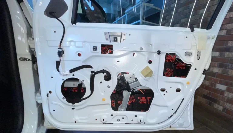 Шумоизоляция-двери-LADA Largus-2