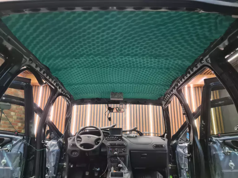Шумоизоляция крыши LADA Niva Travel-4