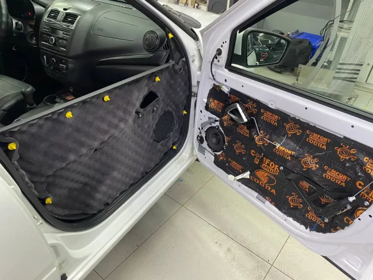 Lada Granta двер 5