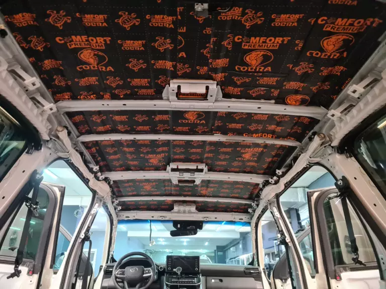 Шумоизоляция крыши Land Cruiser 300-1