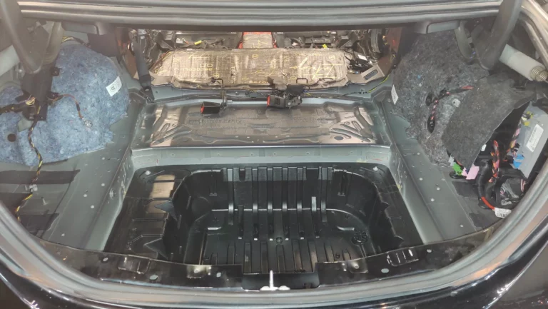 Шумоизоляция багажника Mercedes-Benz E-class-1