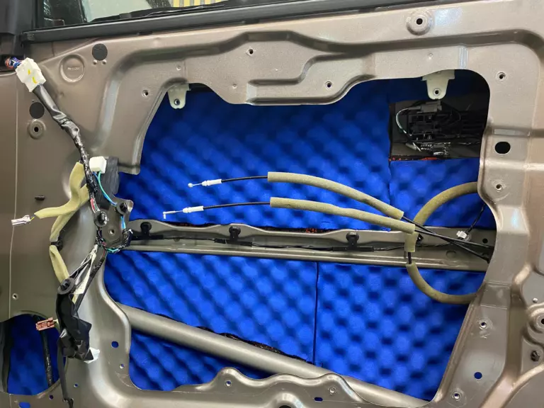 Шумоизоляция дверей Nissan Murano-3