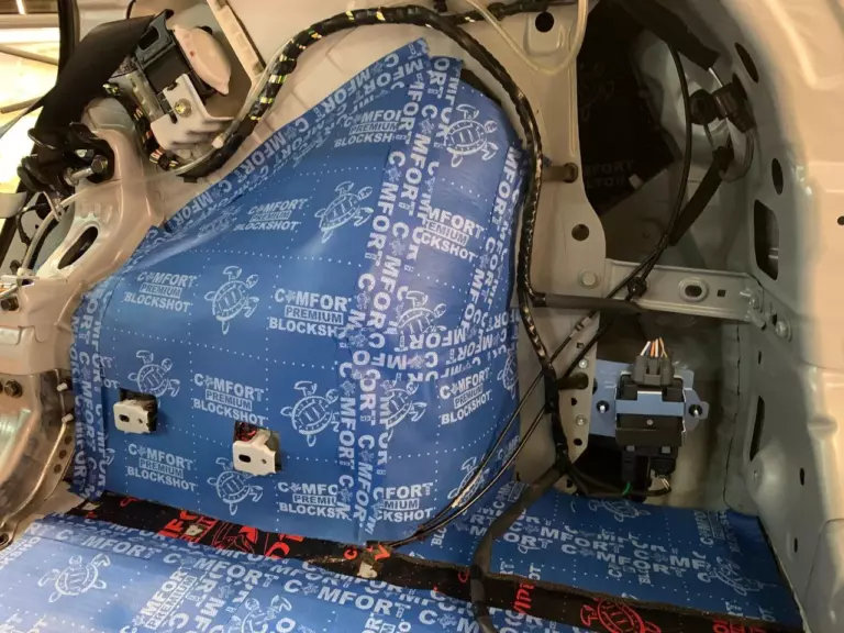 Шумоизоляция багажника Renault Koleos II-1
