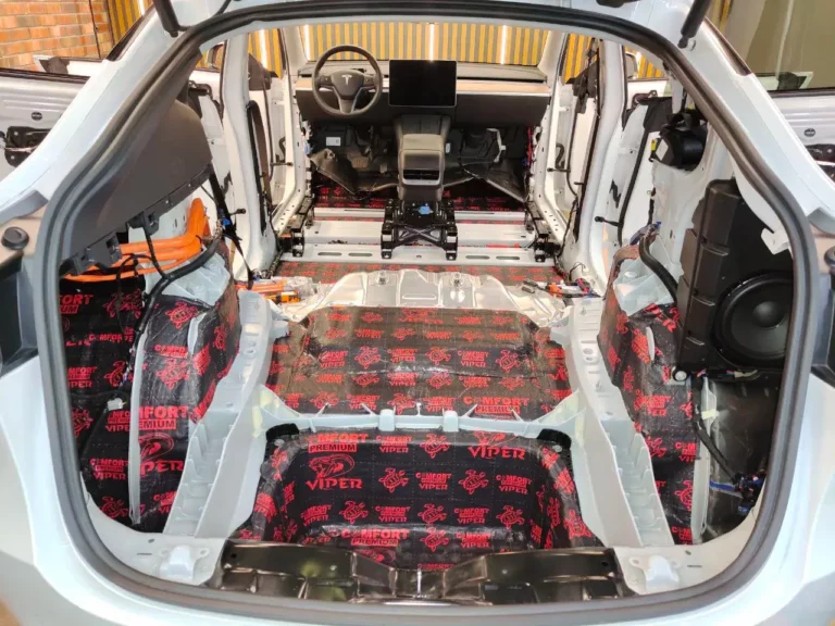 Шумоизоляция пола Tesla Model Y-2