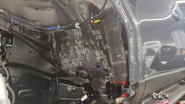 Шумоизоляция арок Toyota Land Cruiser Prado 250