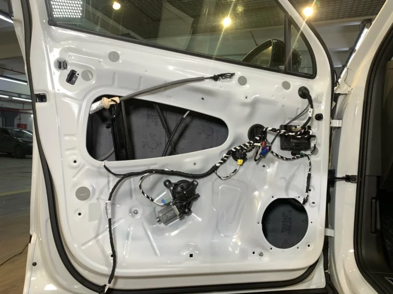 Шумоизоляция двери Volkswagen Tiguan 2021-2