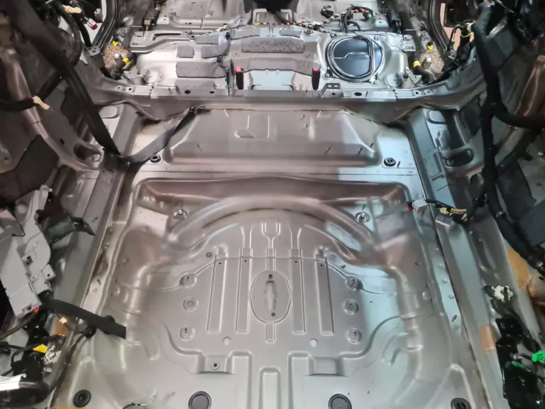 Шумоизоляция багажника Volvo V60-1