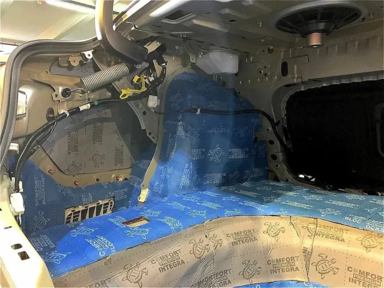 Шумоизоляция багажника Toyota Camry 2021-4