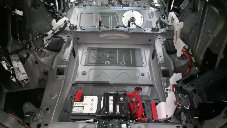 Шумоизоляция багажника BMW X3-1