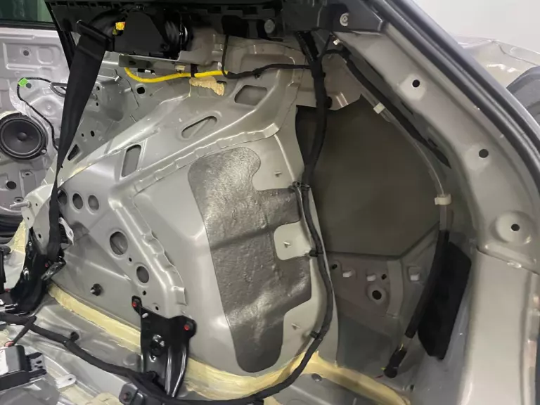 Шумоизоляция багажника HAVAL F7-2