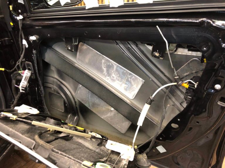 Шумоизоляция дверей Mercedes S W222