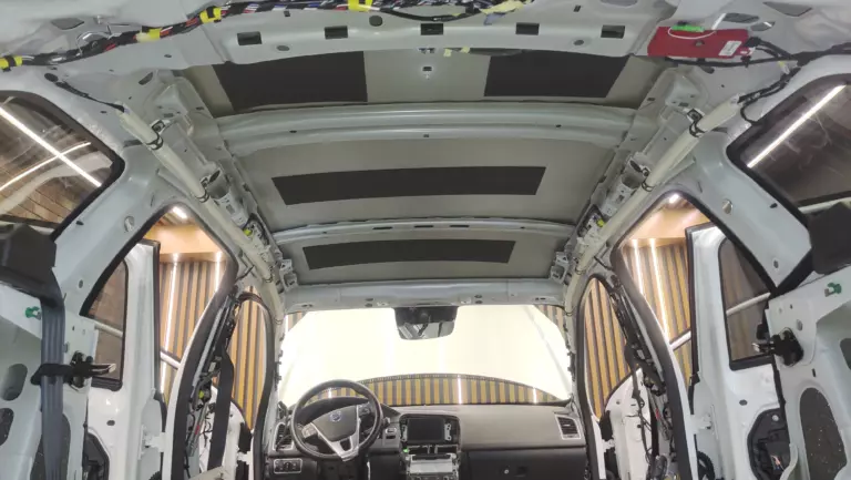 Шумоизоляция крыши Volvo XC60-1