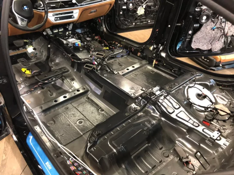 Шумоизоляция пол BMW 750 LD 1