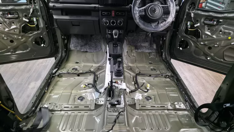 Шумоизоляция пола Suzuki Jimny-1