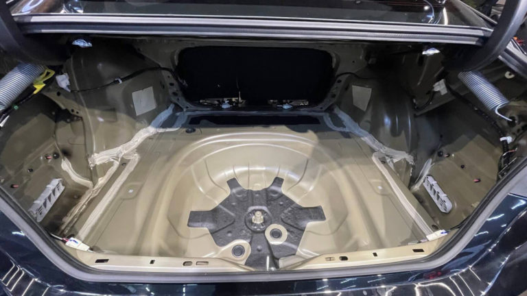 Шумоизоляция багажника Toyota-Camry-2021-1